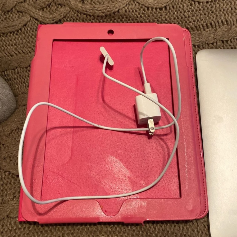First generation IPad - Picture 4 of 4